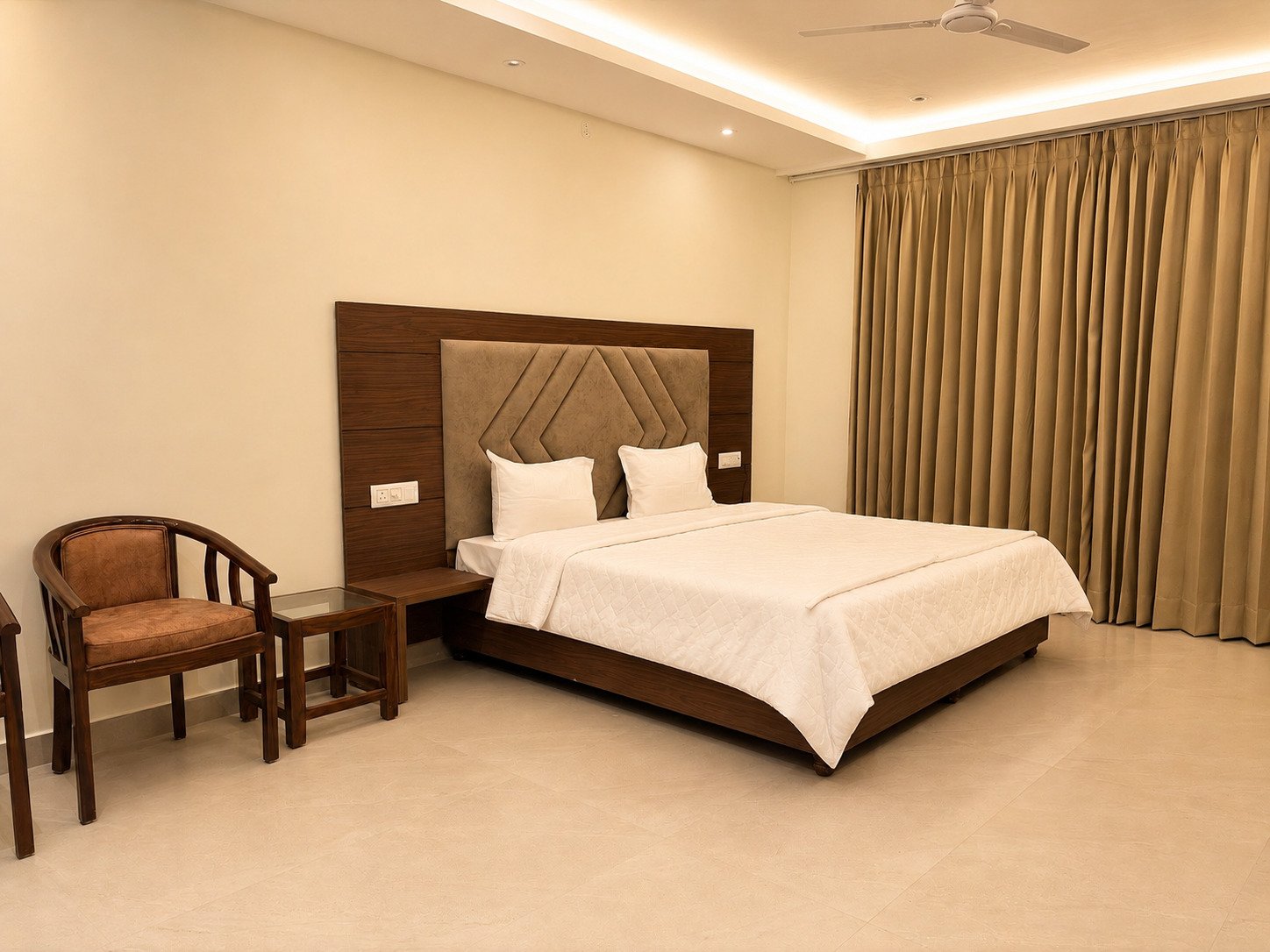 Premium Hotel Pineora room with soft mountain light